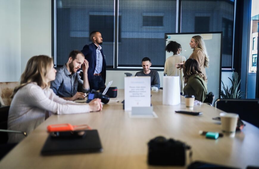 Photo Innovative brainstorming